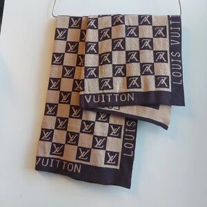 Louis Vuitton Beige and Dark Brown Checkered Scarf